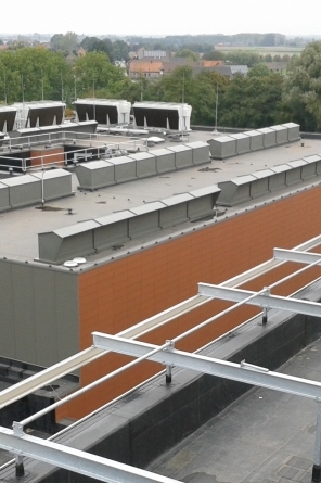 Gamybinio pastato stogo šiltinimas ir hidroizoliacija, Tielt, Belgija